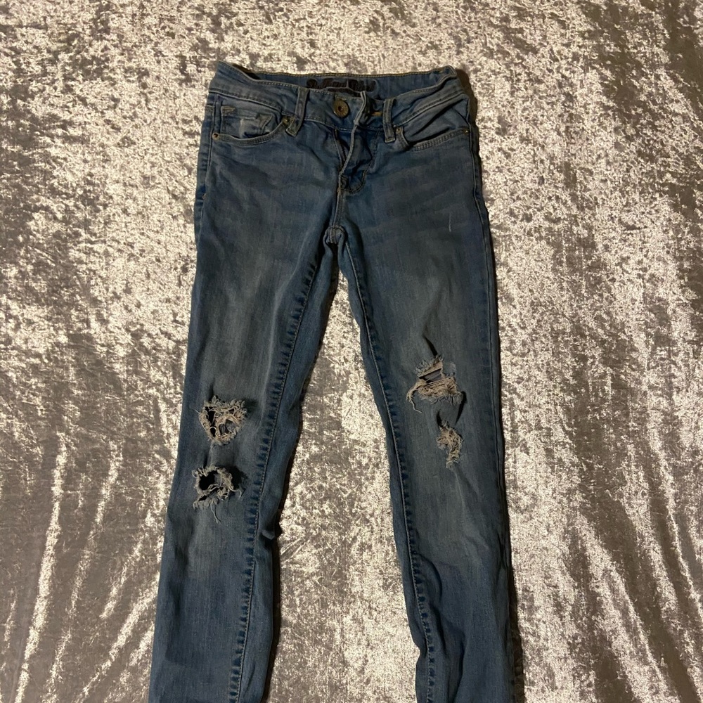 Ripped skinny jeans